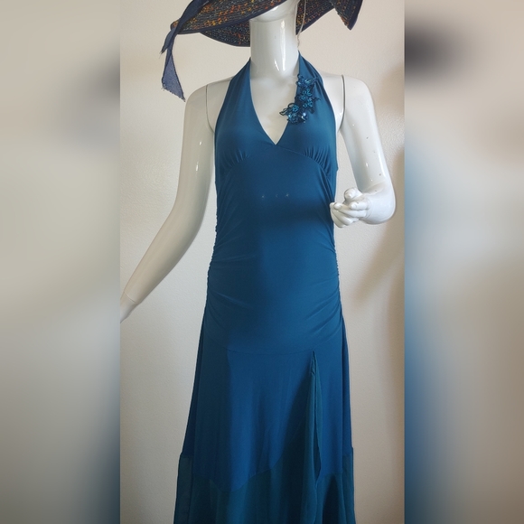 Dress Size M - Picture 2 of 13